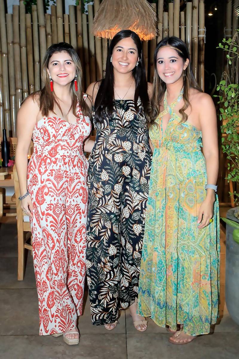 Karla Milla, Mary Durón y Ana Lucía García.