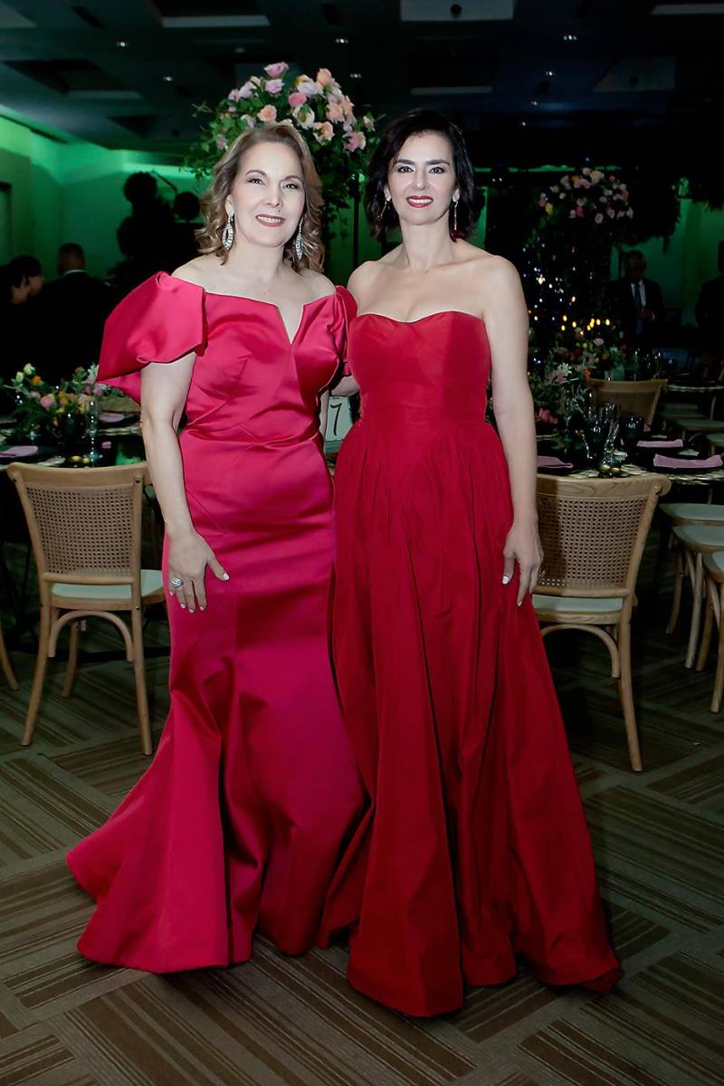 Ana Clemencia Arguello y Suyapa Monterroso.