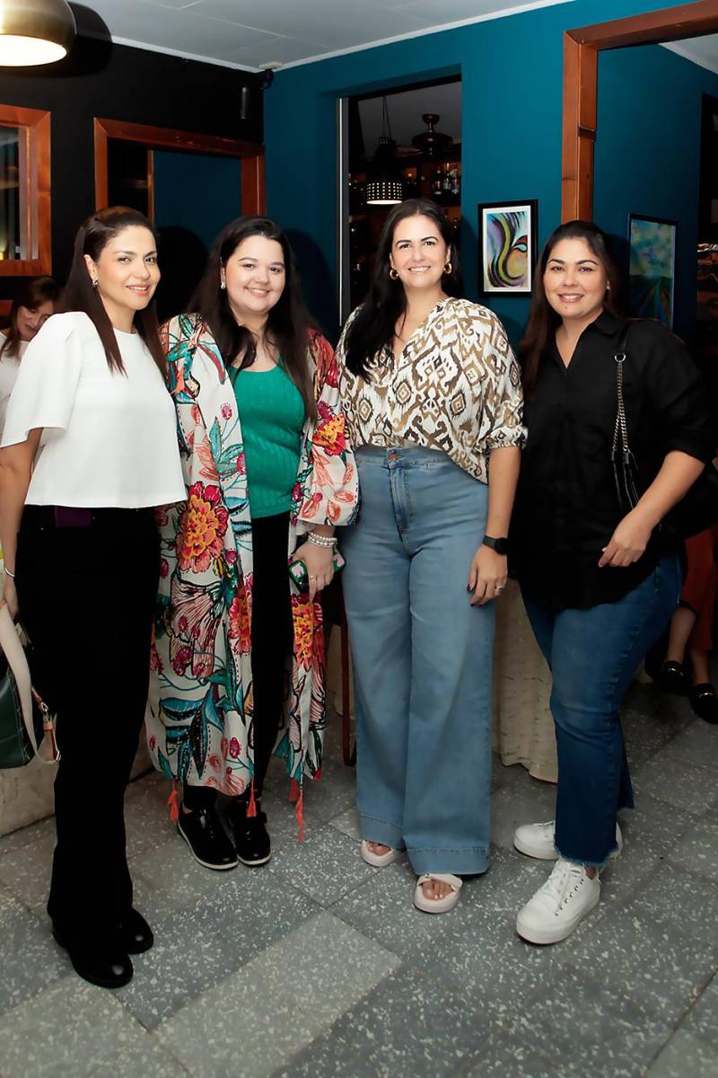 Melissa Valenzuela, María Echeverri, Joyce Andonie y Alejandra Solimán.