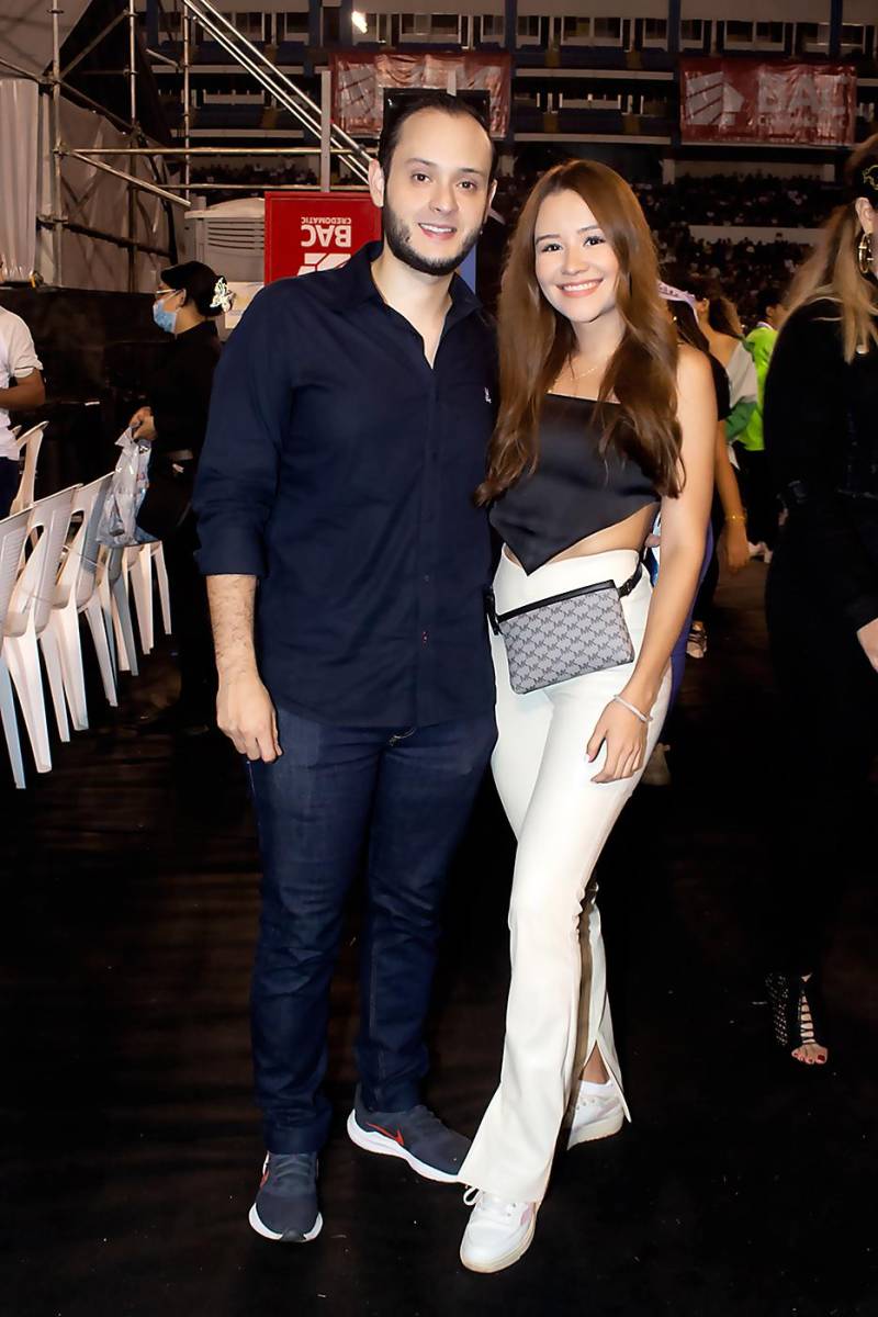Nestor Muñoz y Gabriela Torres.