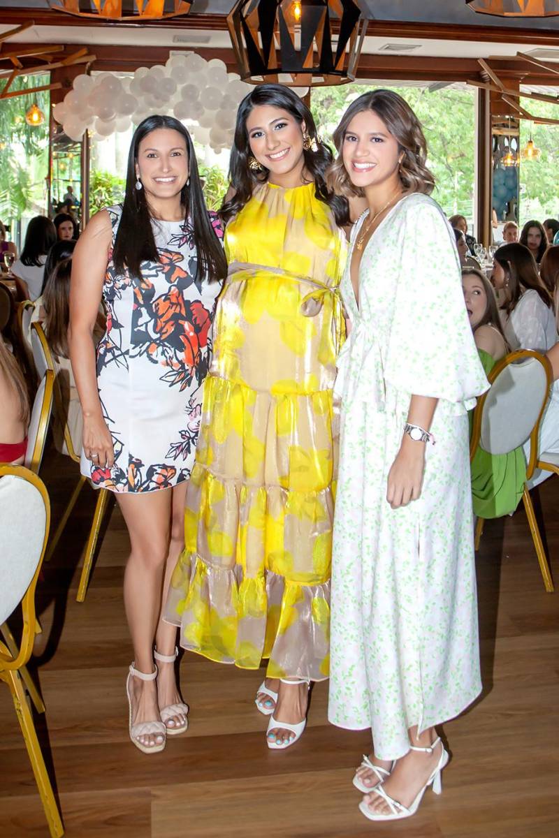 Melissa Castro, Anna Funes y Sandra Solís.