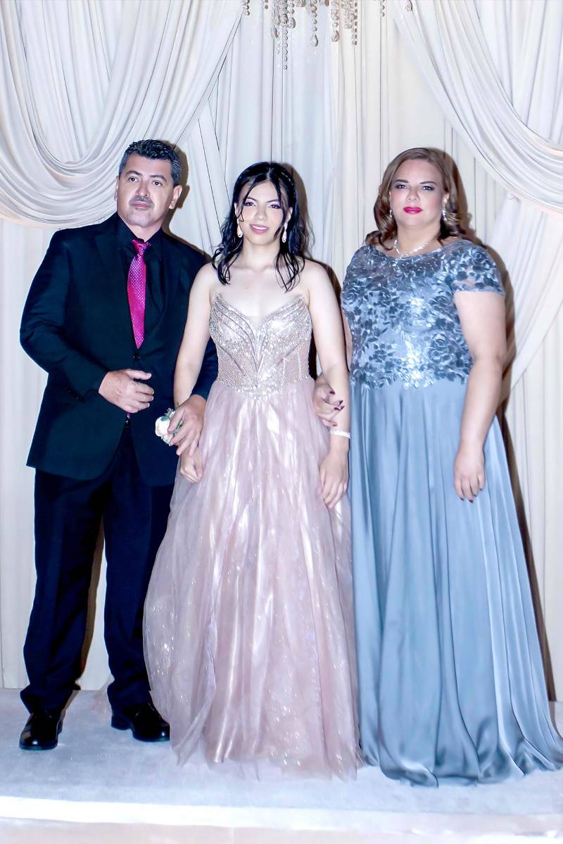 Desfile padres e hijos de la prom 2026 de Happy Days &amp; Freedom Institute