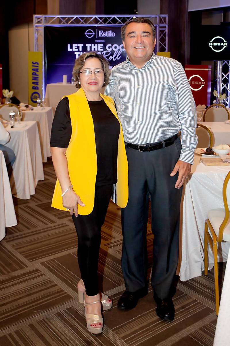 Loly de Pineda y Carlos García