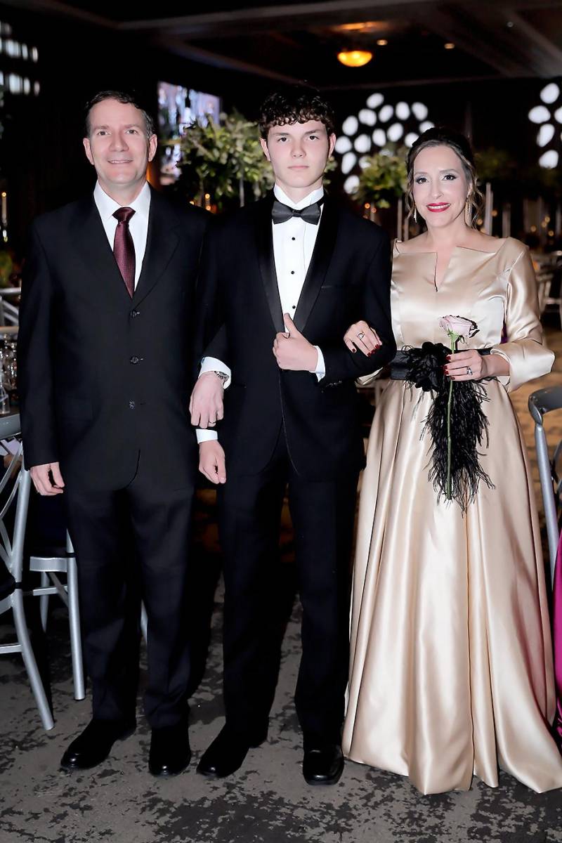 Sucre, Eduardo Rodríguez y Carolina Milla.