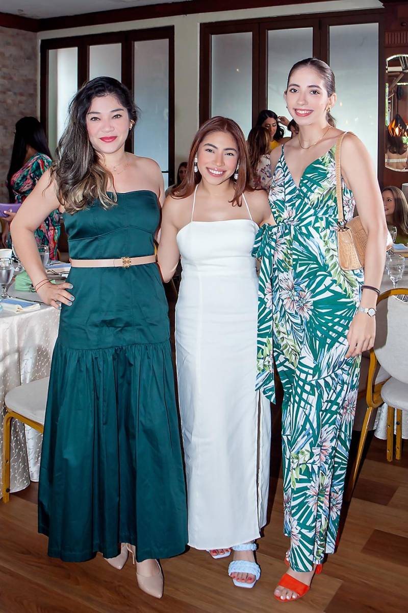 Arhy Vargas, Natalia López y Marcela Amador.