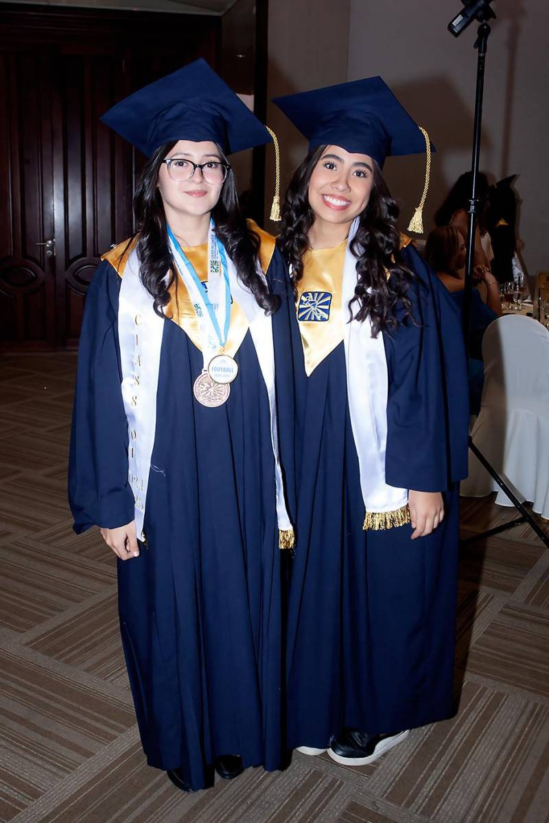 Génesis Rivas y Isabella Castillo.
