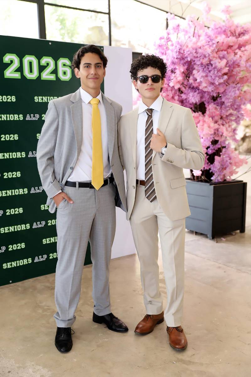 José Santiago Flores y Marvi Tróchez.