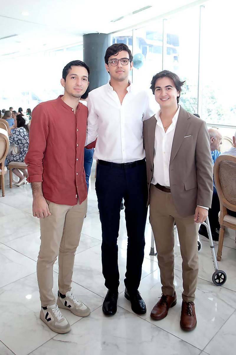 Mario Sabillón, Sergio Fernández y Roberto Flores Gómez.