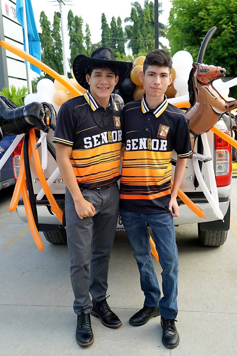 Luis Reyes y Diego Colindres.