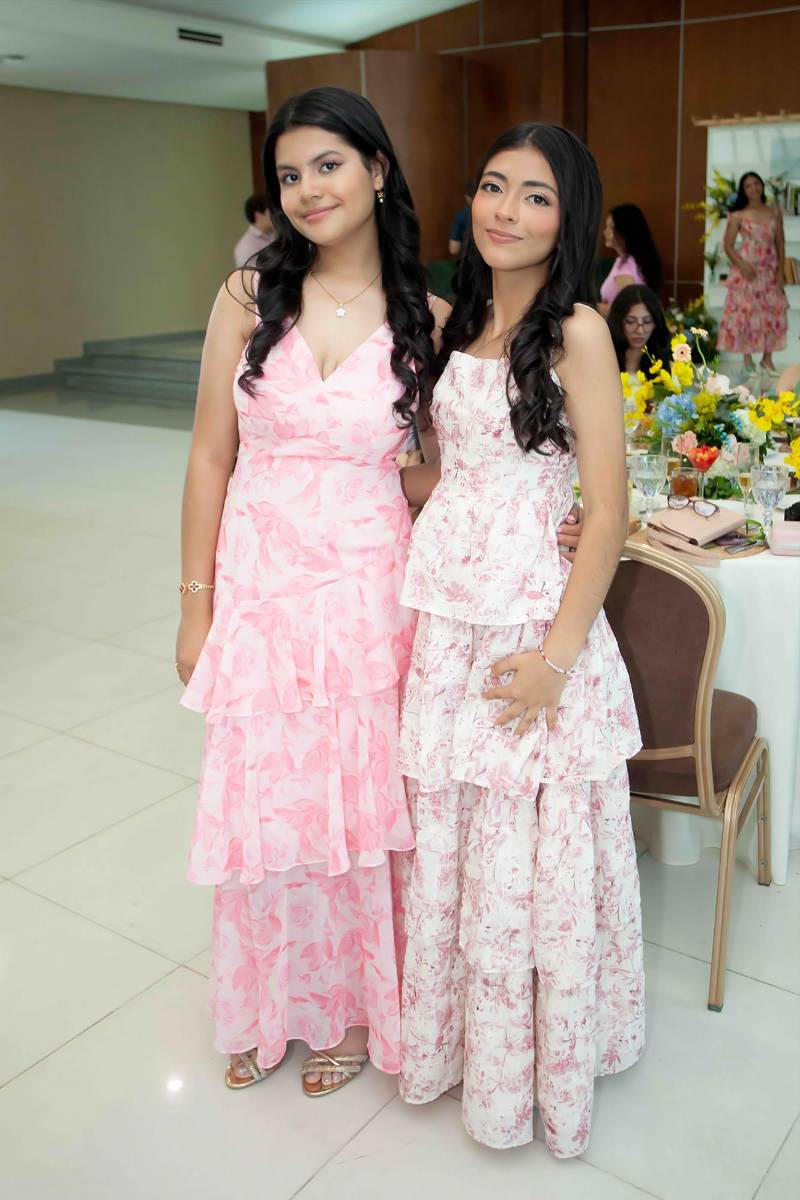 Michele Lagos y Kiara Licona.