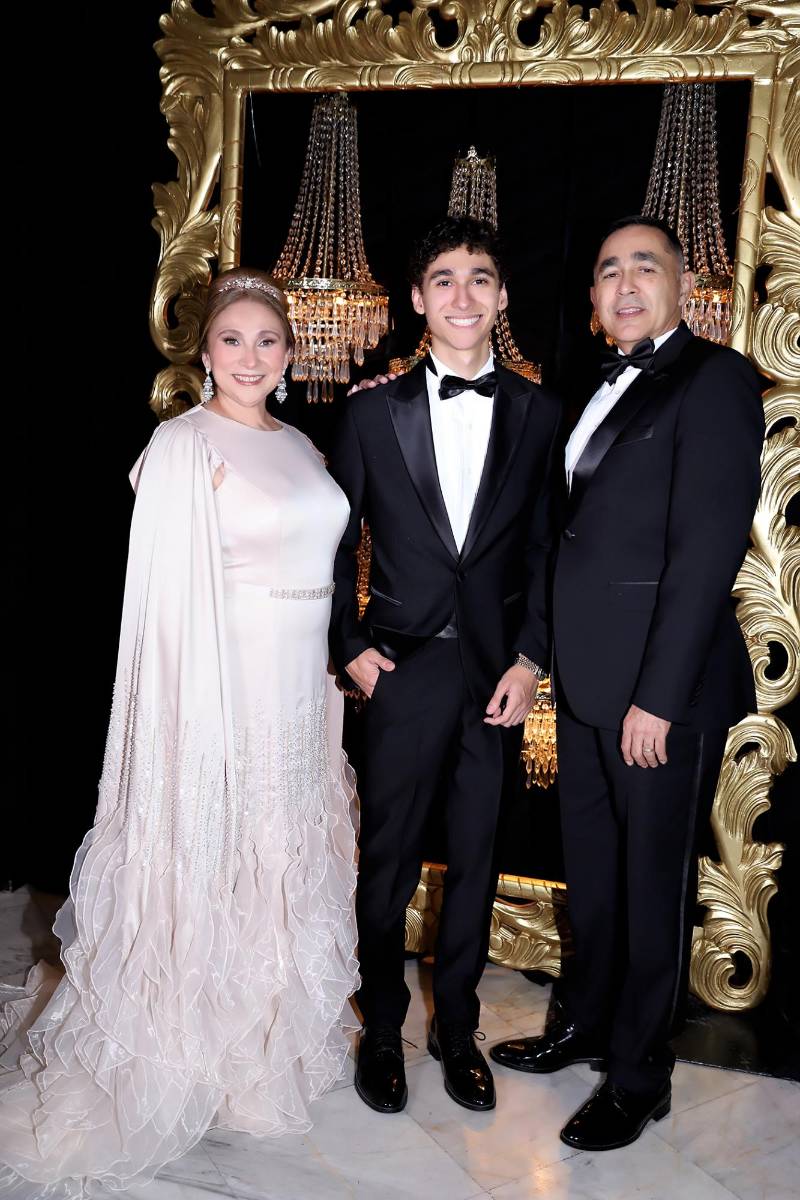 Invitados a la Prom 2026 de la Academia Los Pinares