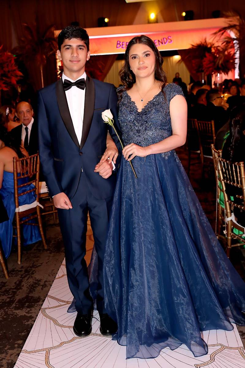 Diego Ramos y su madre Edna Pineda. 