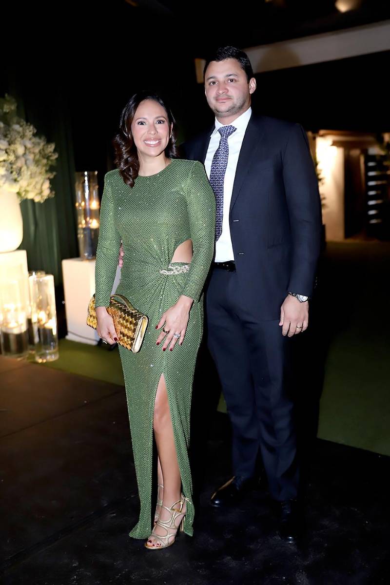 Marcela Serrano Zablah y 