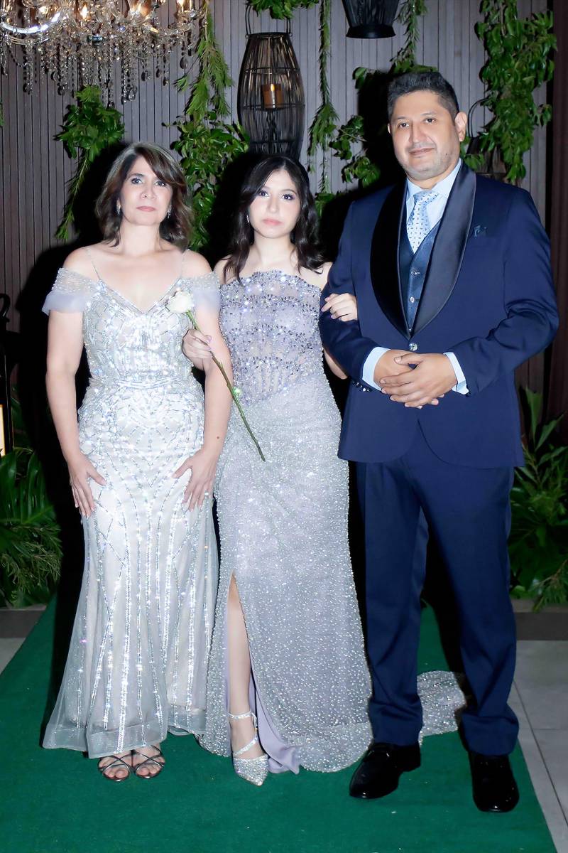 Desfile padres e hijos de la prom 2026 de Franciscan School