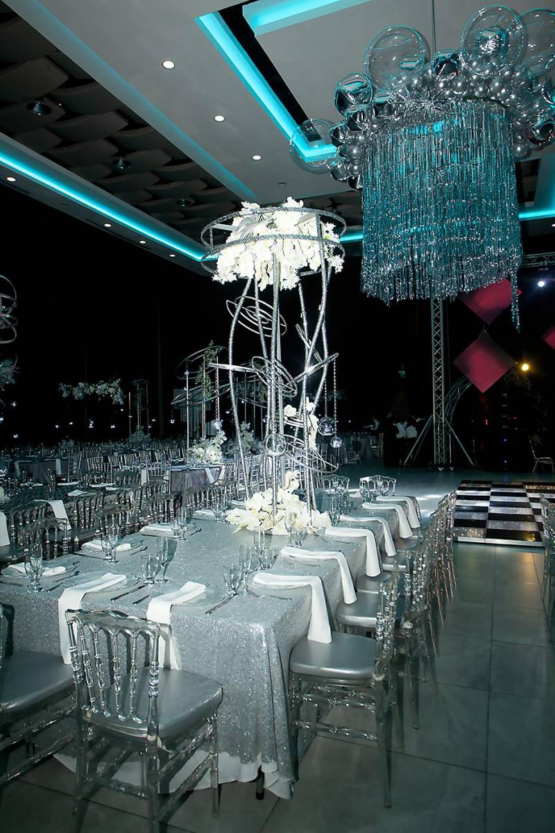 Decoración bajo el tema Galaxy Night.