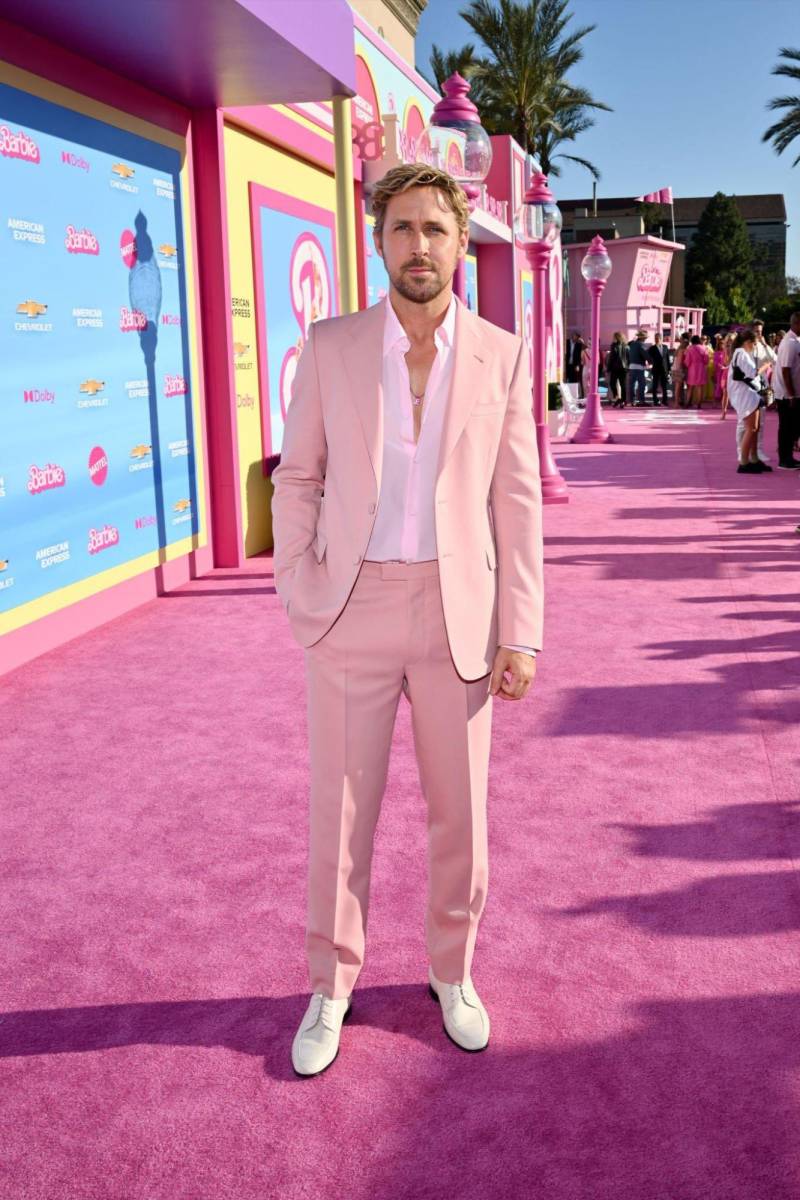 Hi Ken! Ryan Gosling llegó a la gala en traje de Gucci. 
