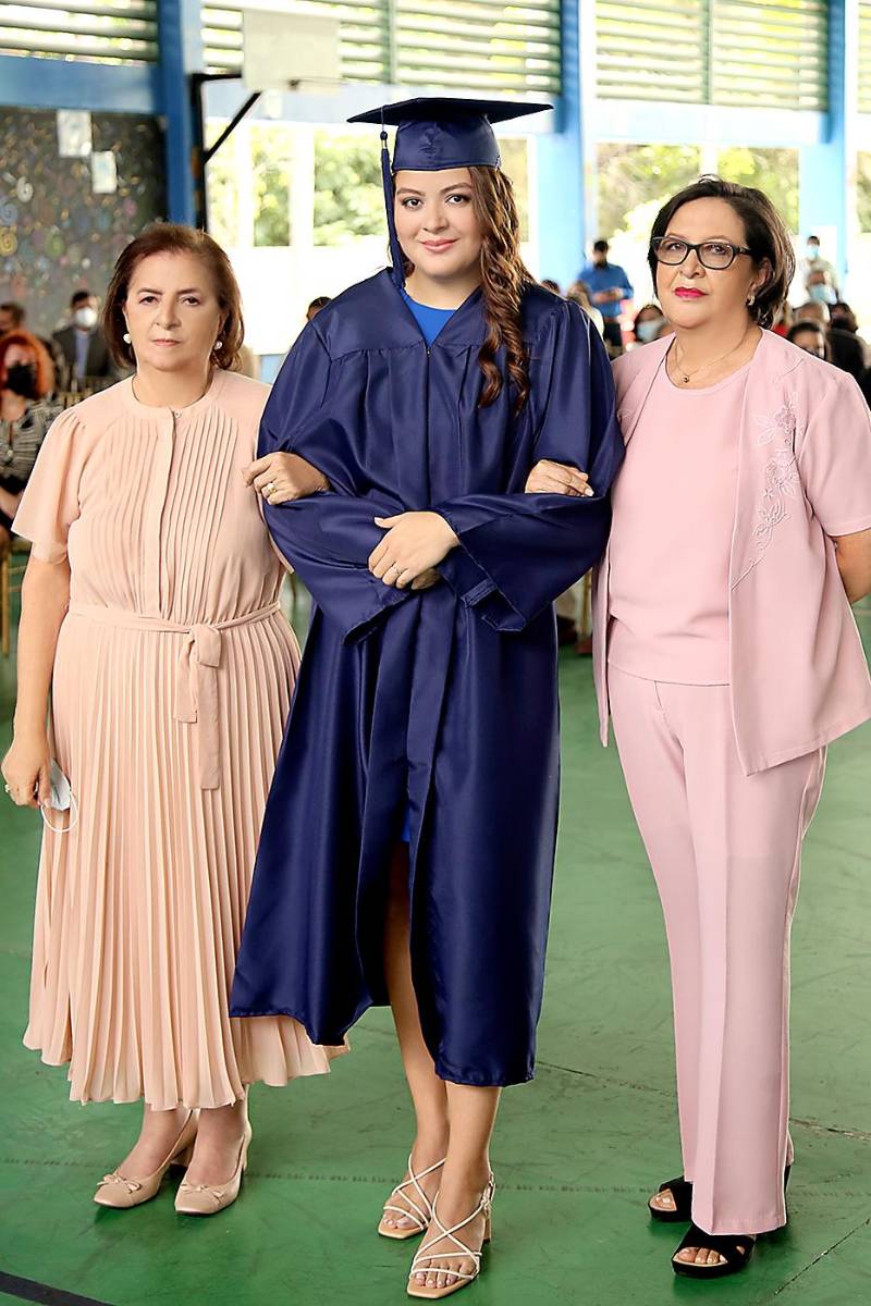 Entrega de títulos del Liceo Franco Hondureño 2022