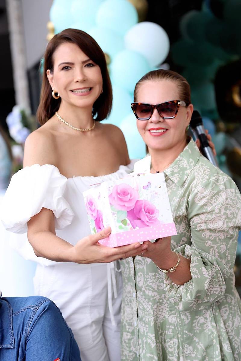 Cecilia Bertrand y Estela Medina.