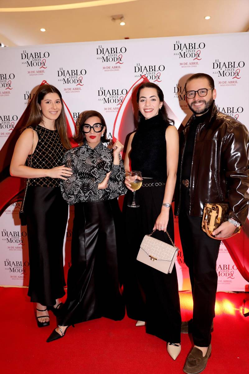 Hanna Sosa, Blanca Bendeck,Victoria Khury y Eloy Bravo