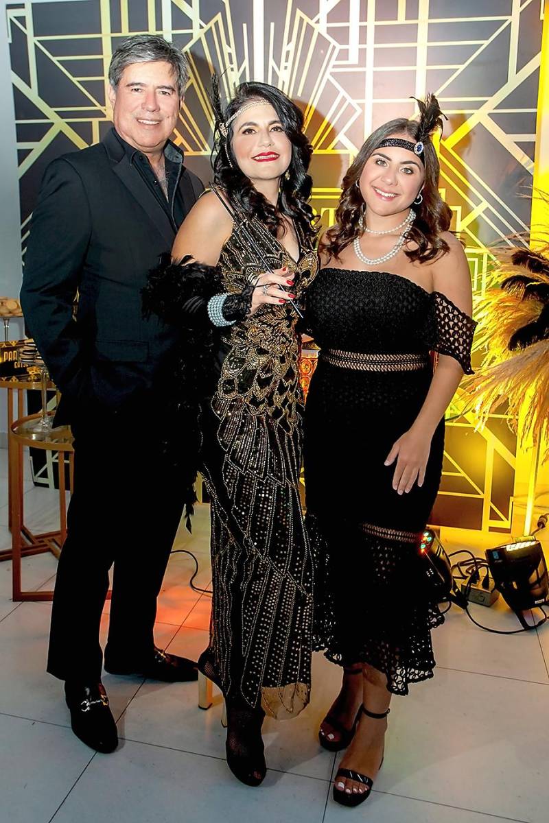 Sergio Jordán y Claudia Kattán de Jordán con su hija Andrea.