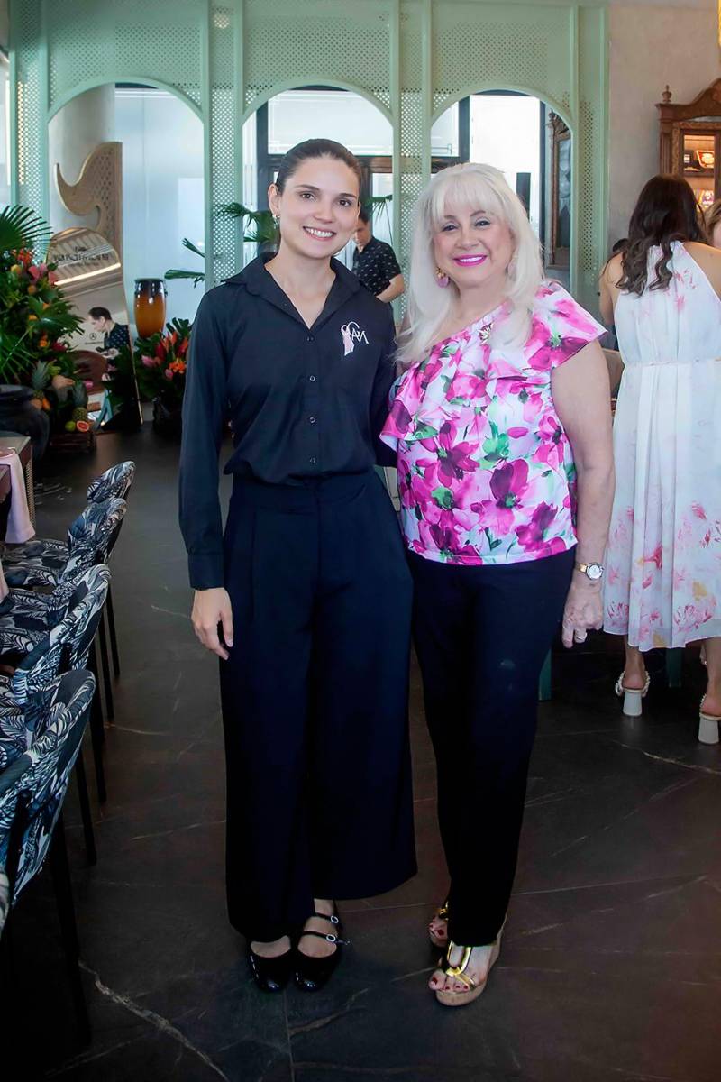 Gloria de Boadla y Jackie Babun.