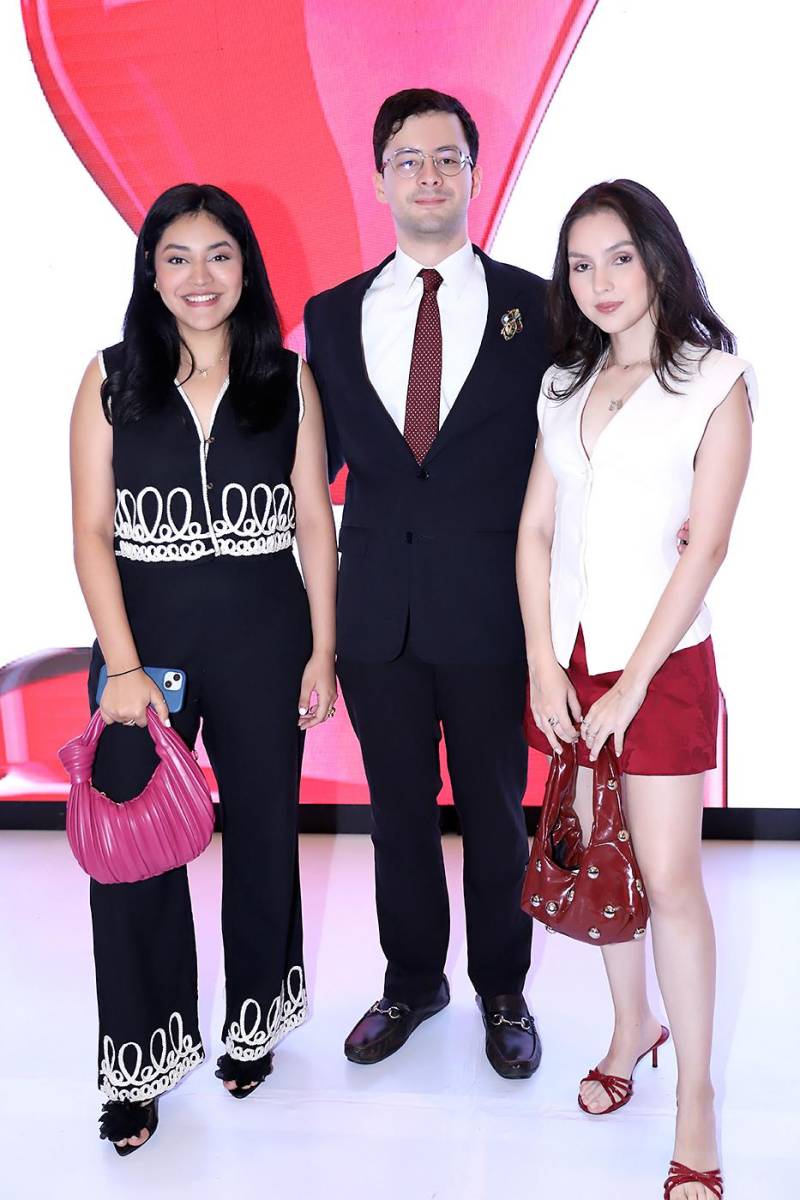 Bianka Martínez, Andrés Valle y Dariela Fernández.