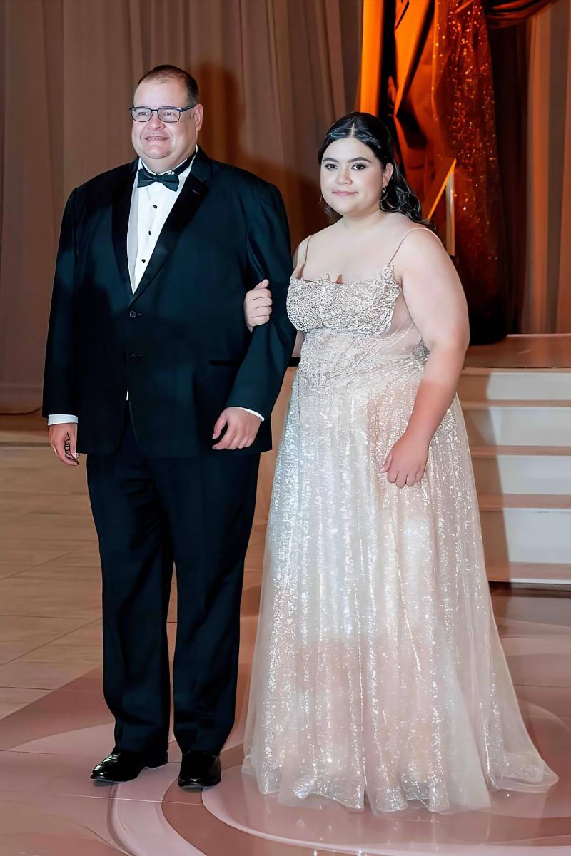 Natalia Gissela Miranda Lanza con su padre Roger Miranda. 