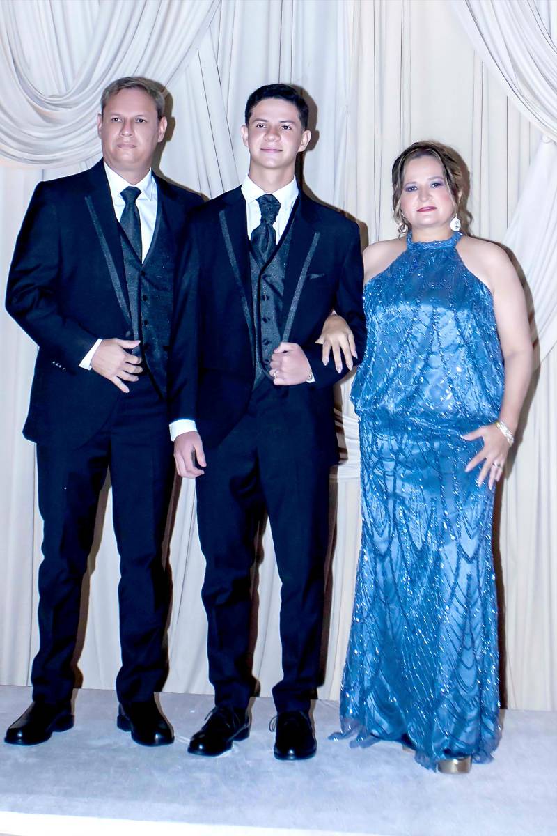 Desfile padres e hijos de la prom 2026 de Happy Days &amp; Freedom Institute
