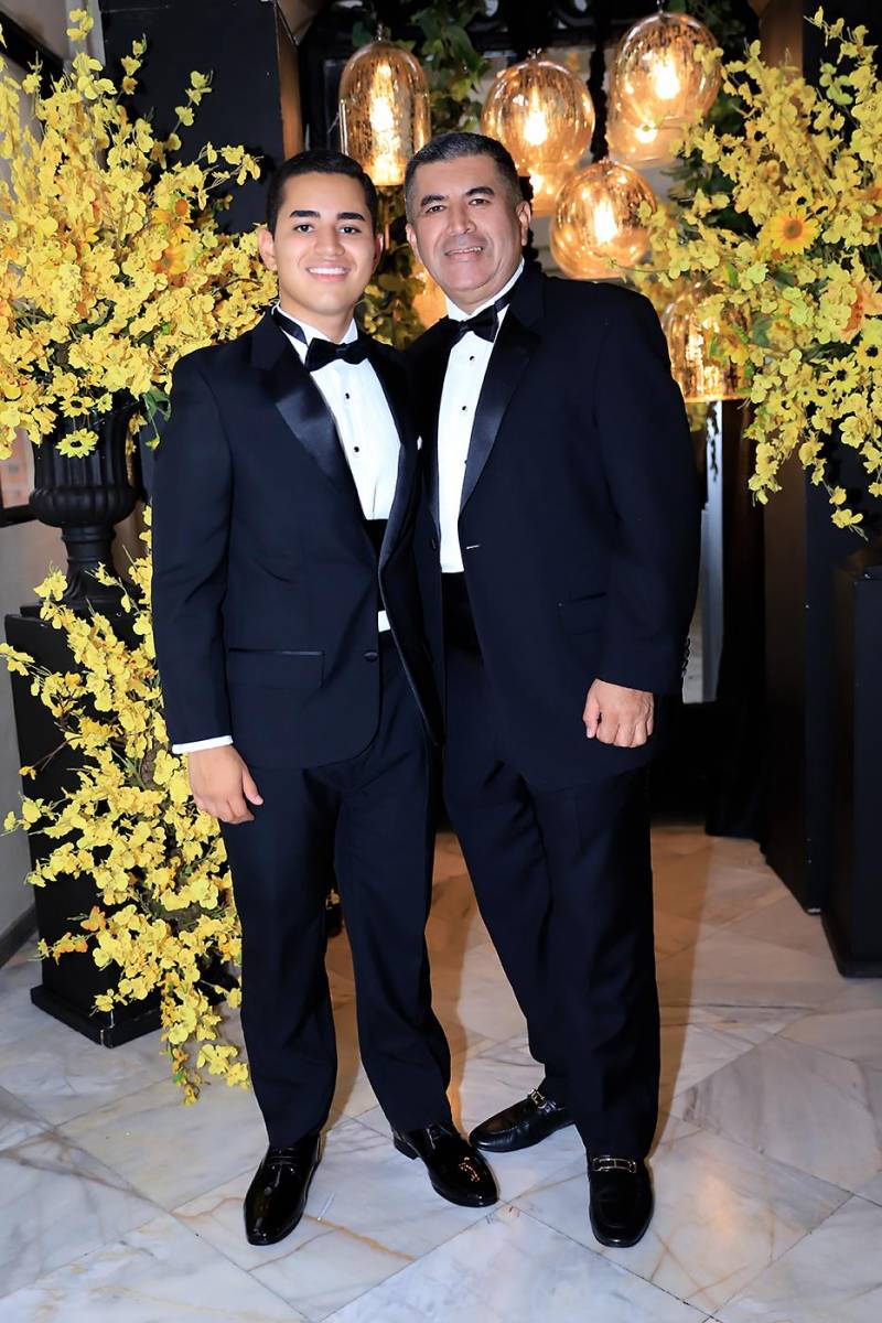 Invitados a la prom 2025 de DelCampo School