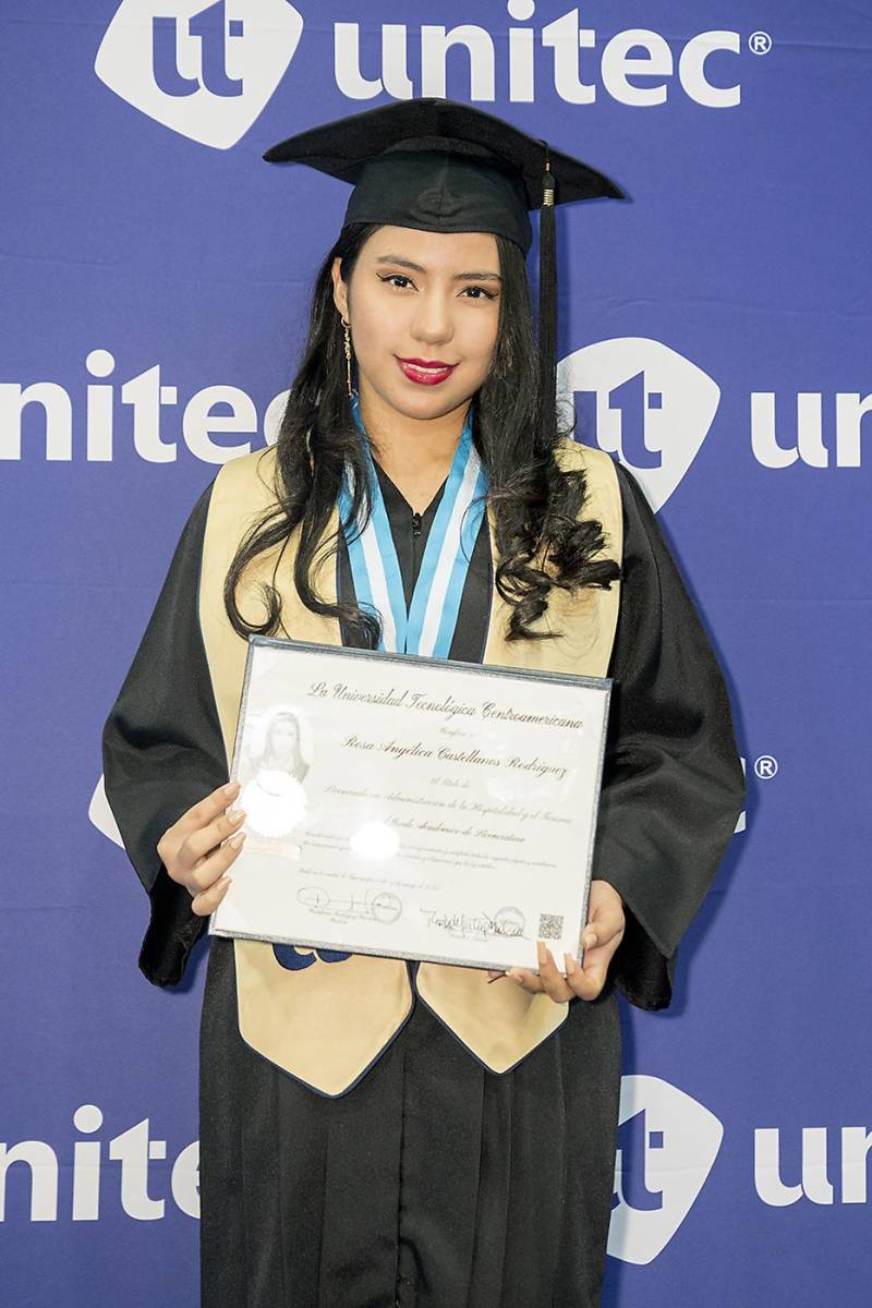 UNITEC SPS celebra la graduación de nuevos talentos y agentes de cambio