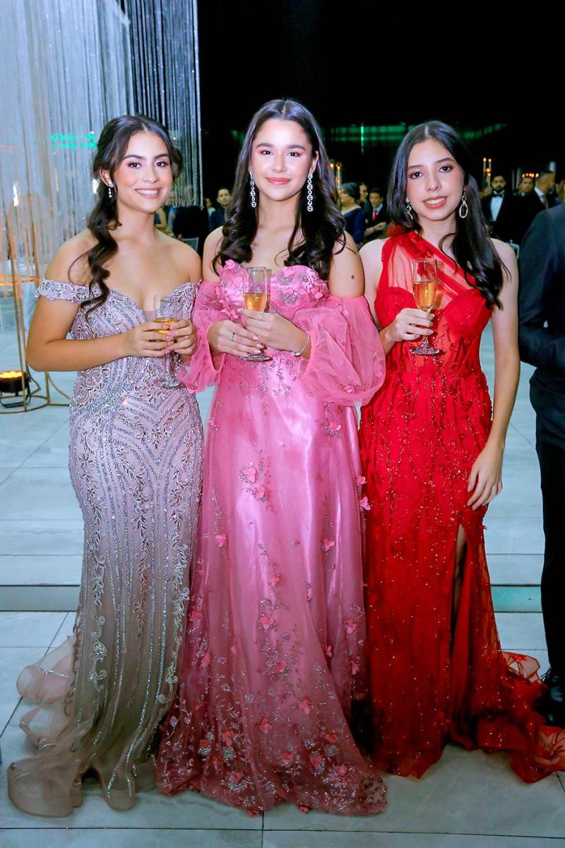 Elena Oliva, Eva Arita y Fabiola Paz.