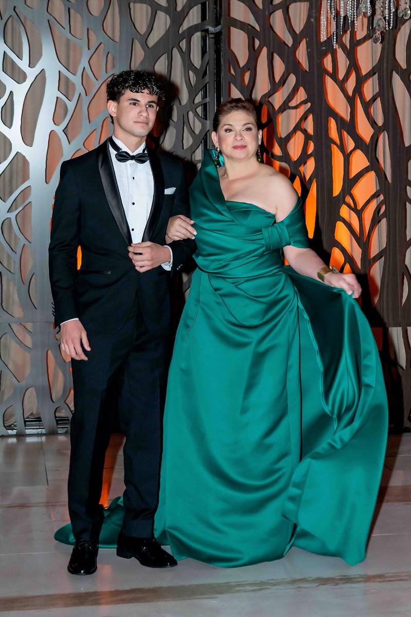 Desfile padres e hijos de la prom 2026 de la Escuela Santa María del Valle