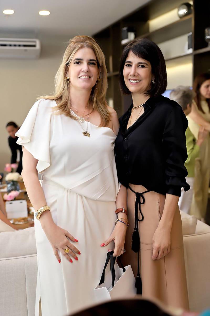 Iovanna Ravelo y Dina Mena.