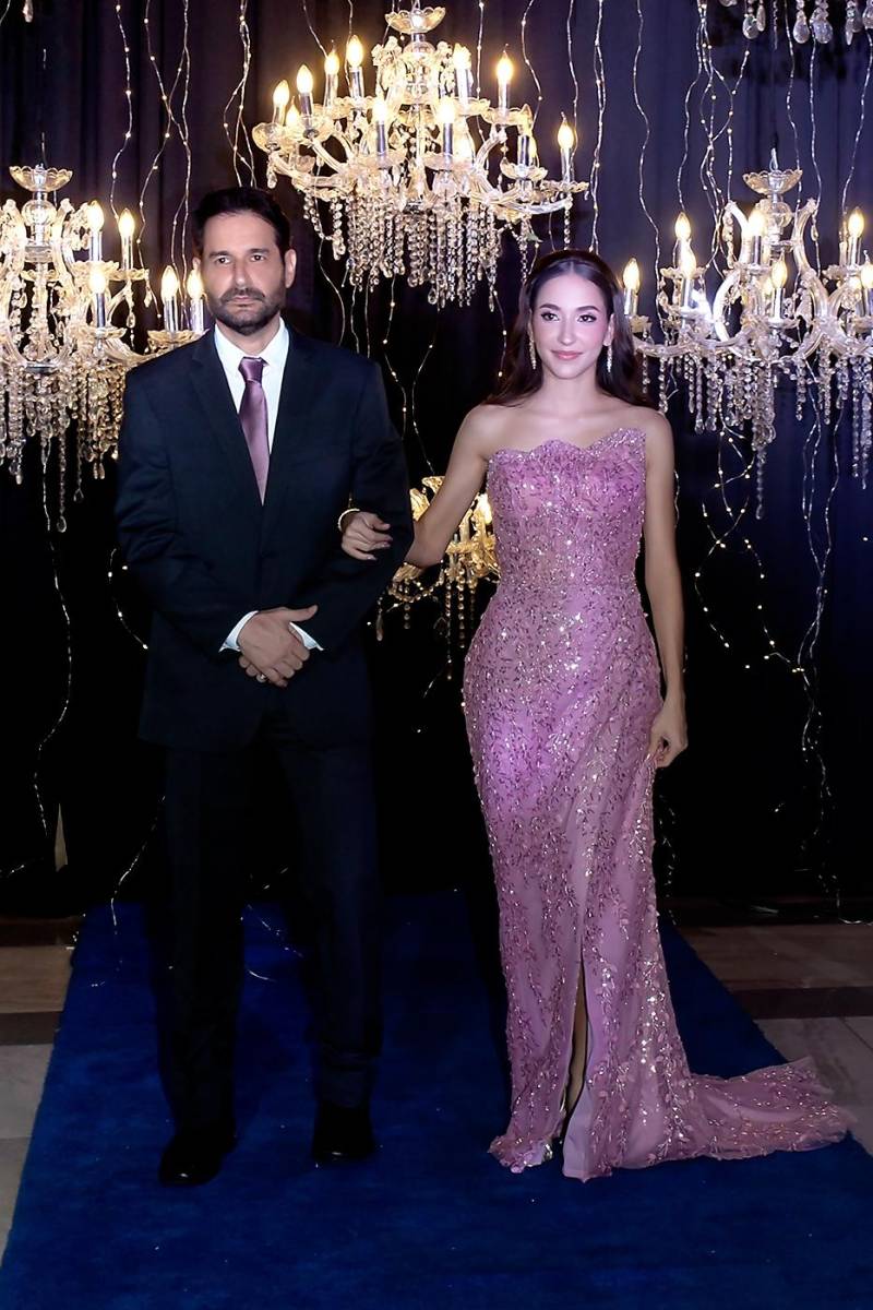 José Larios y su hija María de Ruth Larios Ascencio.