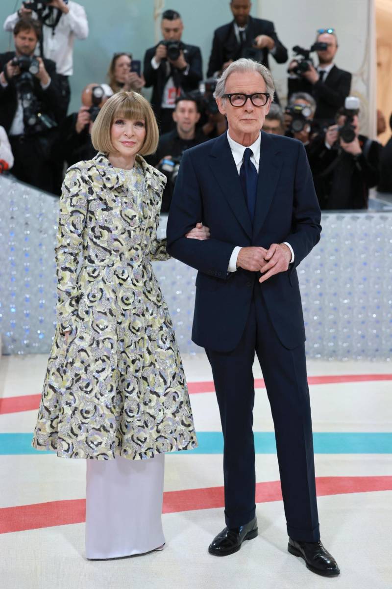  Anna Wintour, organizadora de la gala desde 1995 junto al actor inglés Bill Nighy 