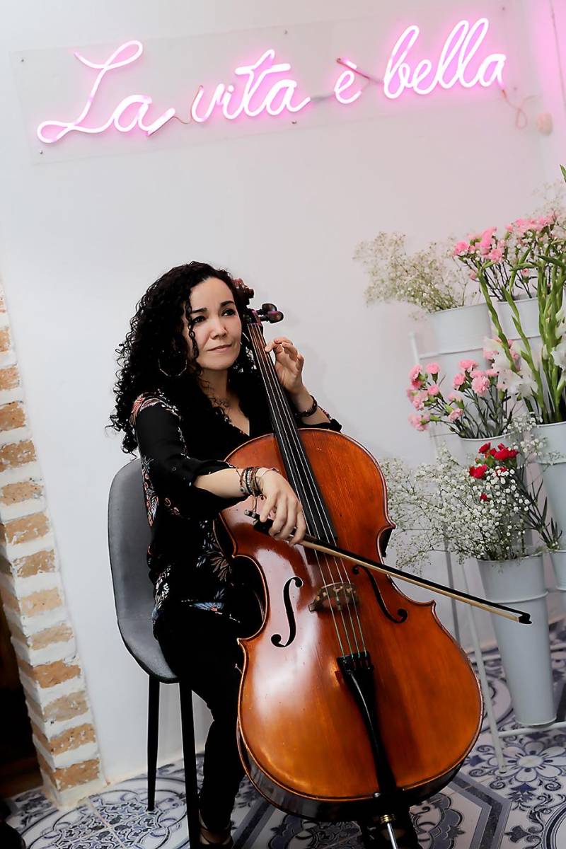 Shirley Paz.
