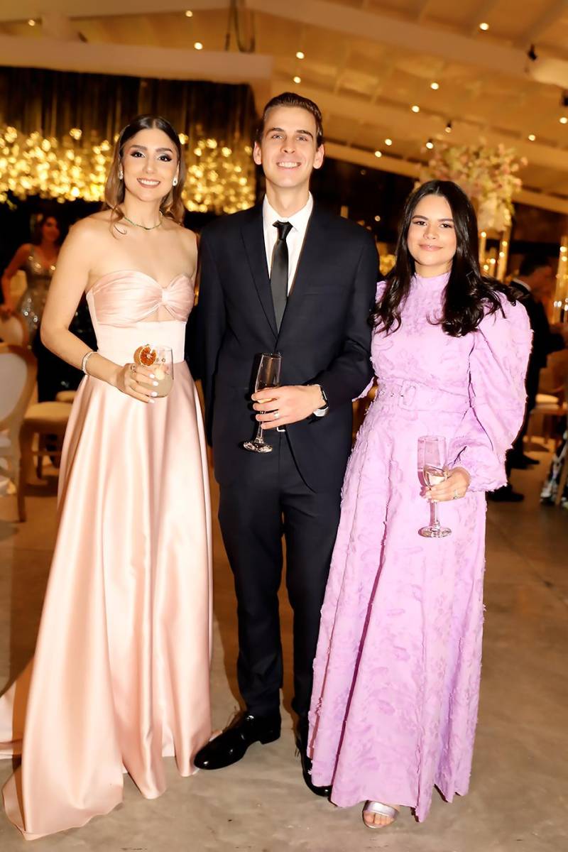 Almudena Cruz, Nathaniel Josifovski y Sofía Batres