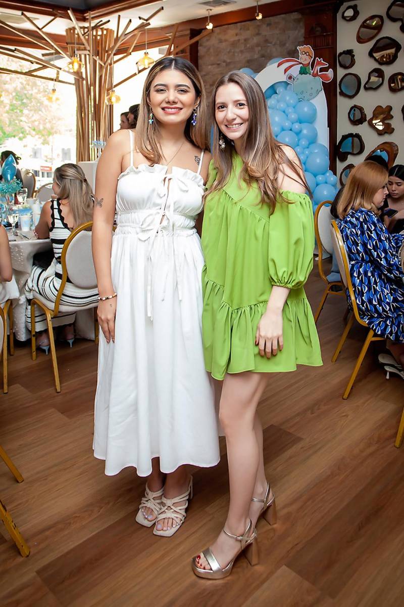 Andrea Ponce y Larissa Reyes.