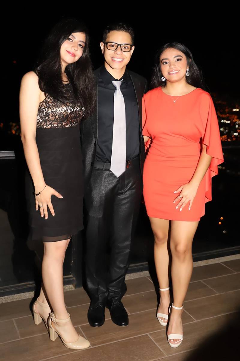 Valeria Moncada, Carlos Pineda y Jimena Sánchez