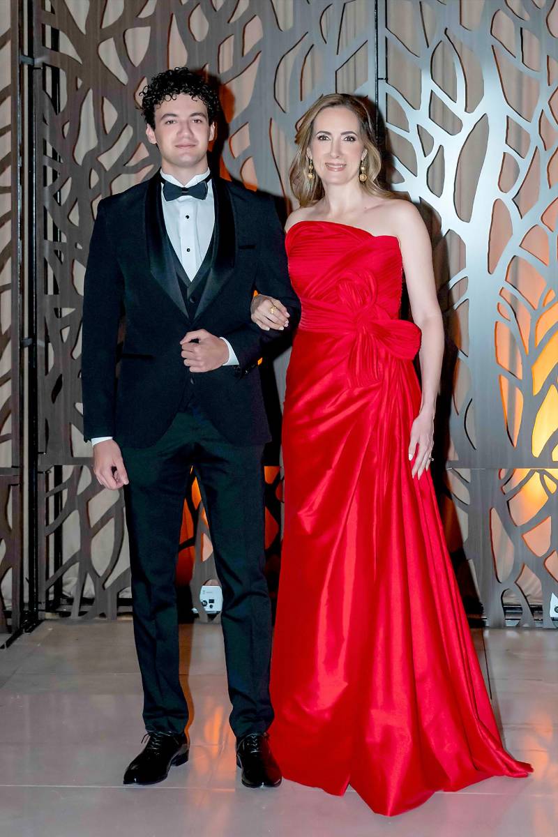 Daniel Hode y su madre Jinette Mahomar.