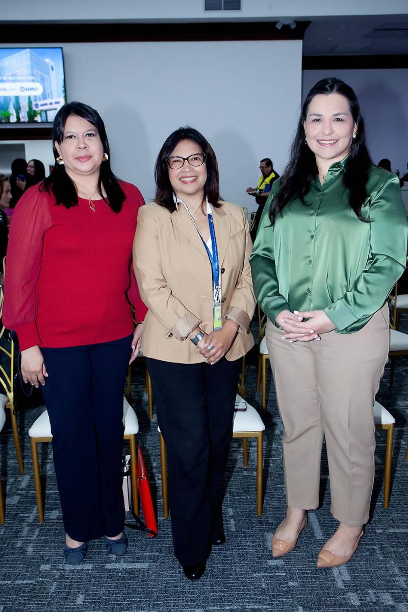 Ella Ramírez, Esmy Velásquez y Johana Reyes.