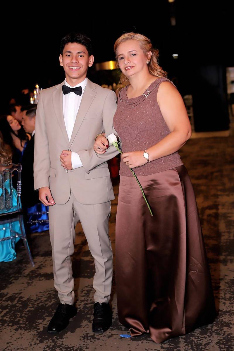 Javier Maradiaga y Lesby Vargas.