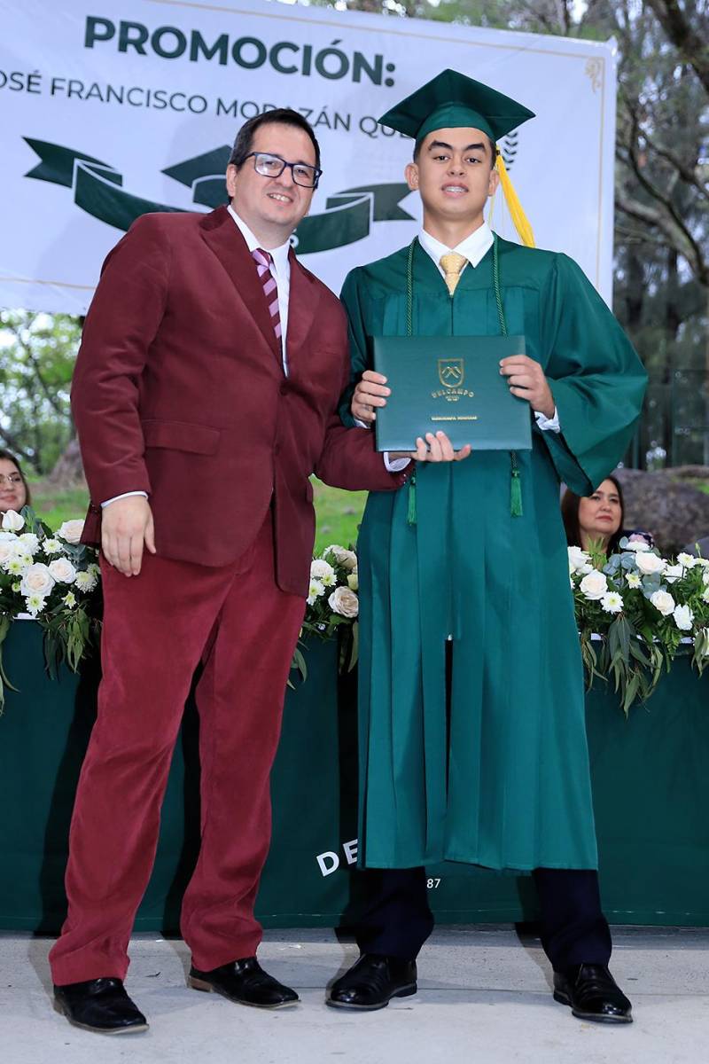 Óscar Flores.