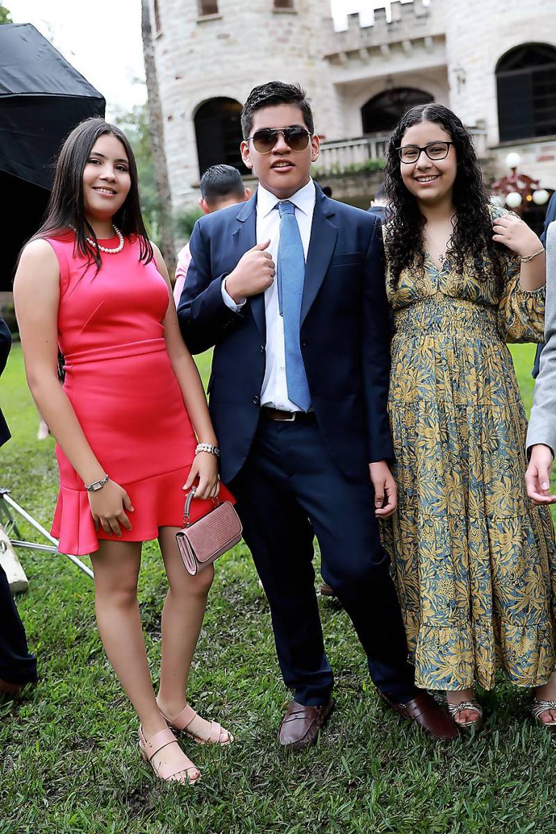 Valentina Morales, Alejandro Alfaro y Valeria Medina. 