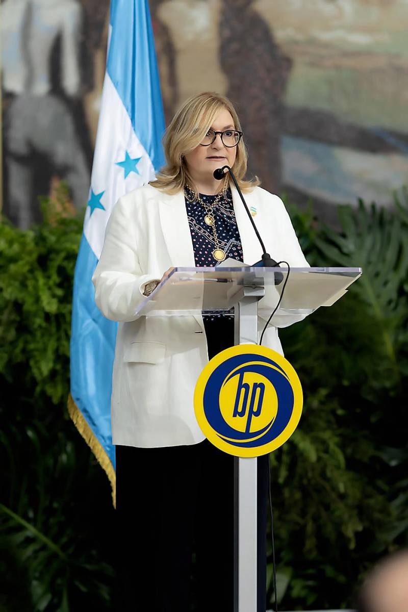 Banpaís reconoce a Emín Abufele