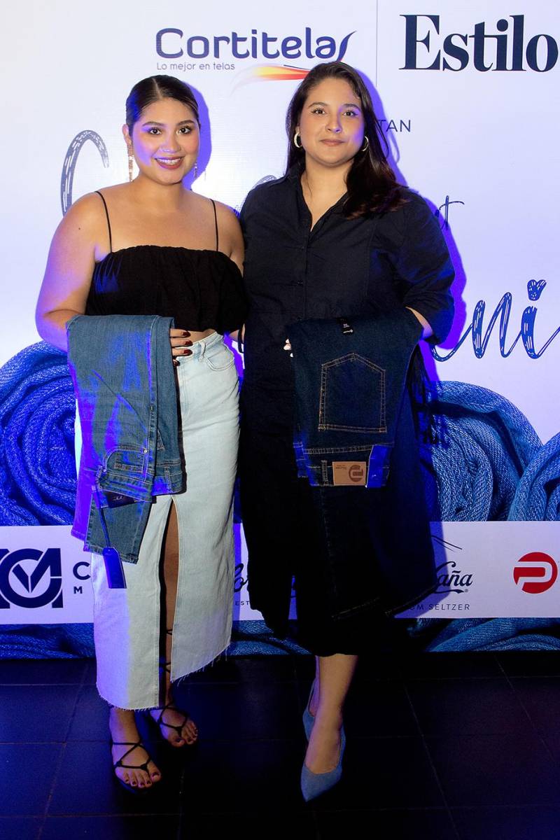 Carol Álvarez y Ana Paola García.