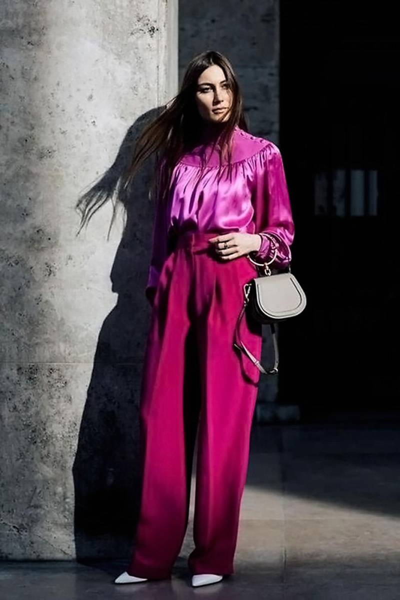 El tono ha sido seleccionado por un equipo de cazatendencias que estudian la moda y el diseño de los últimos meses con el fin de pronosticar cuál será el color más idóneo para llevar el siguiente año.