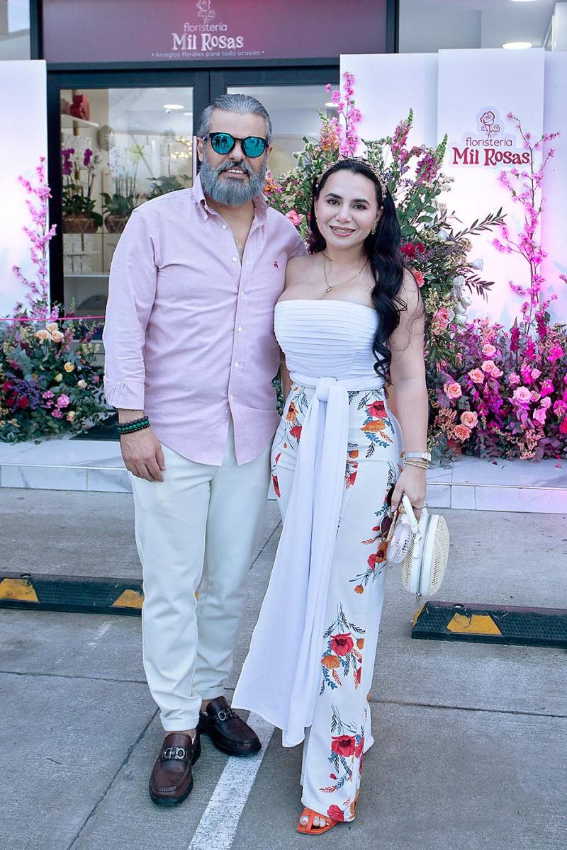 Apertura Floristería Mil Rosas