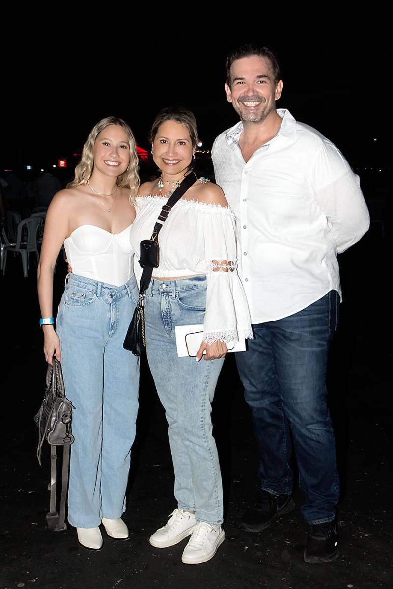 Isabella Garza, Susana Galdamez y Alberto Downing.