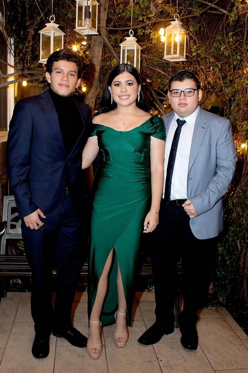 Diego Fiallos, Suyapa Bourdeth y Sebastián Brizzio.